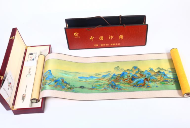 开封汴绣国画山水《千里江山图》 开封汴绣国画山水《千里江山图》